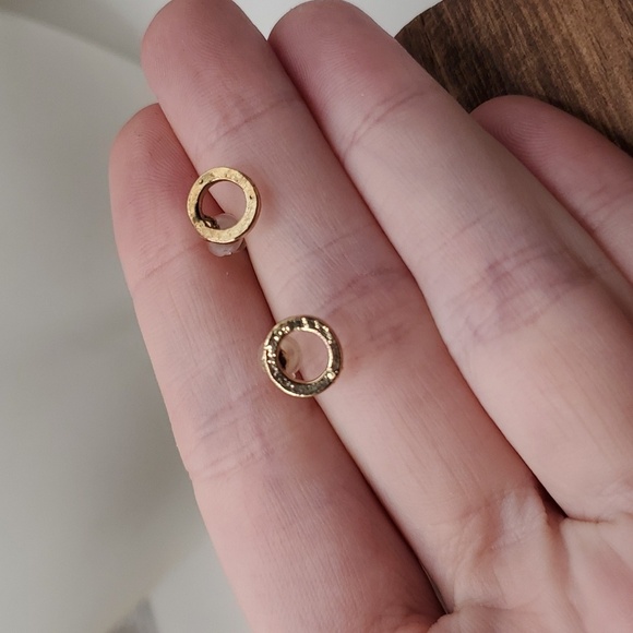 E536 circle trendy earrings‎ nwt new - Picture 2 of 2